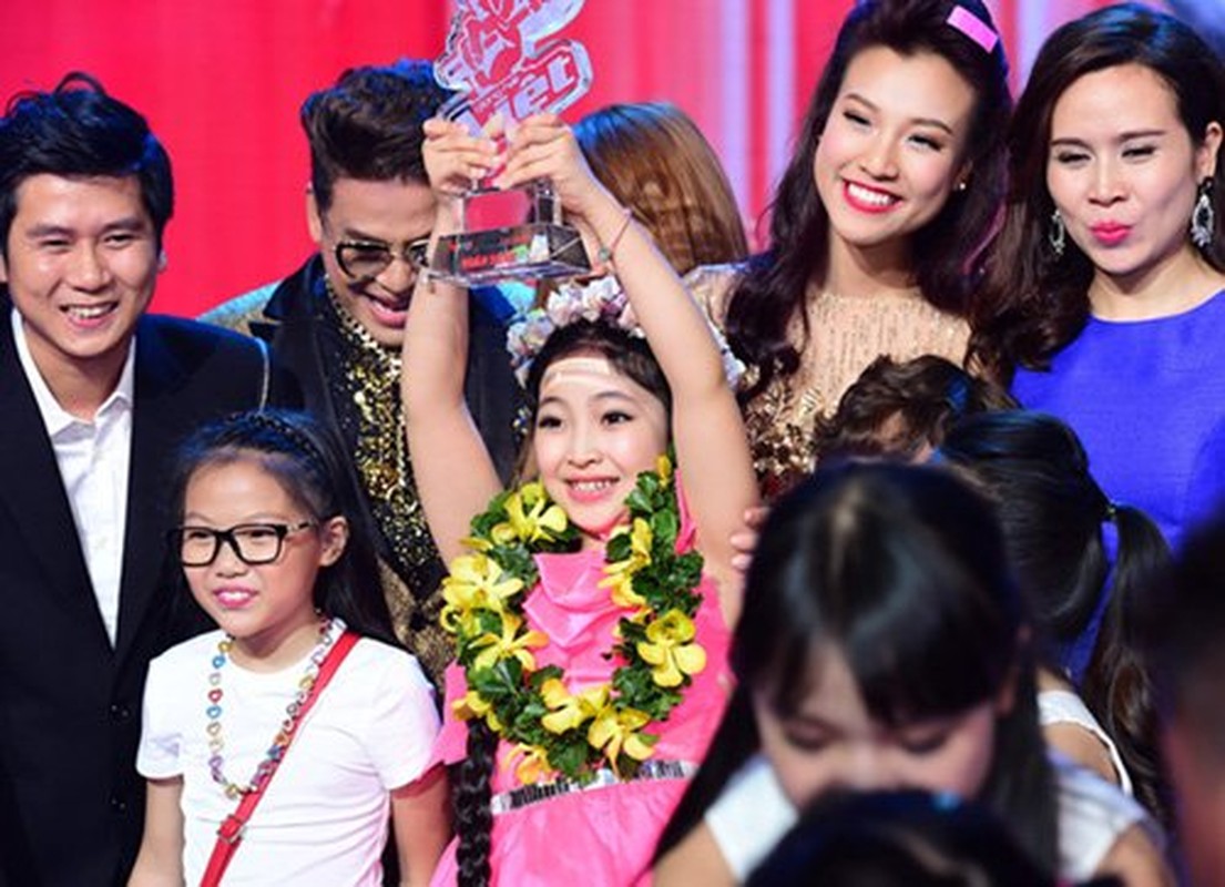 Khoanh khac dang nho cua quan quan The Voice Kids Hong Minh